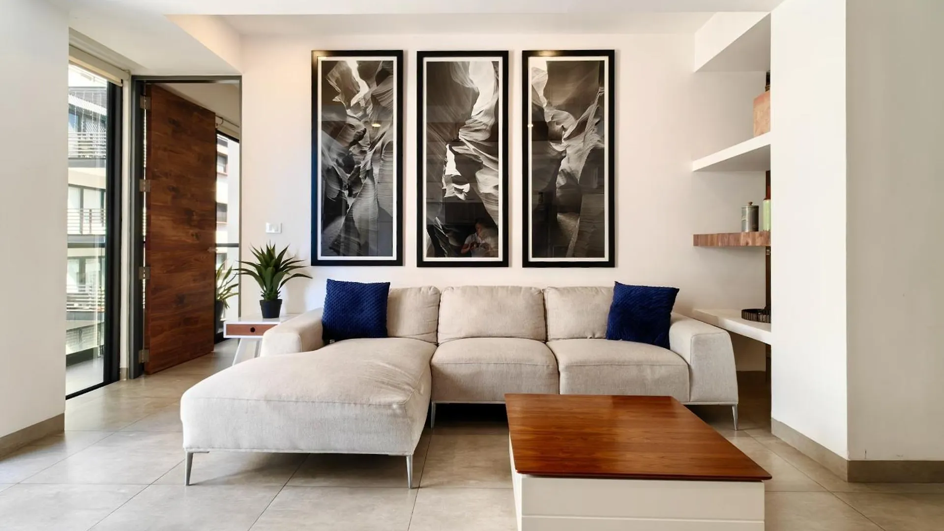 Icono Playa By Booking Guys Playa del Carmen Mexico