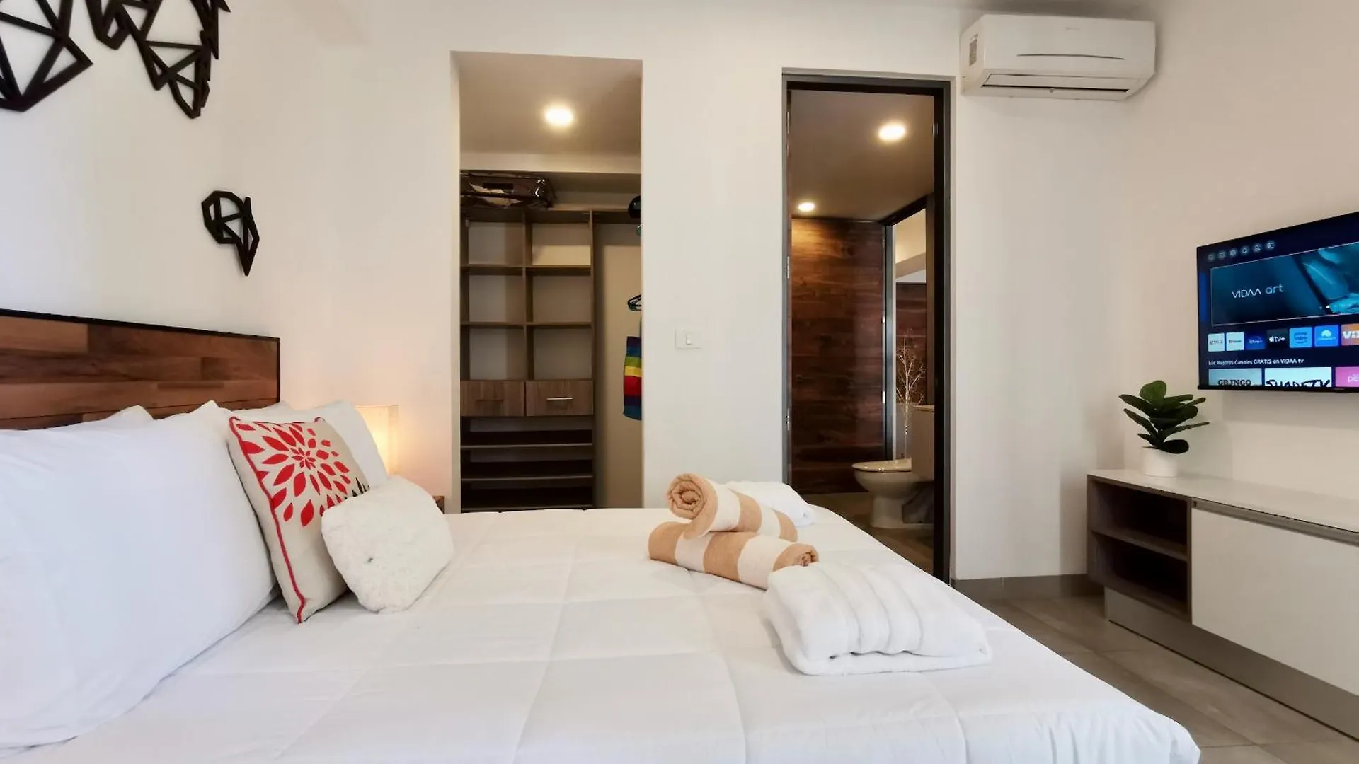 Icono Playa By Booking Guys Playa del Carmen Mexico